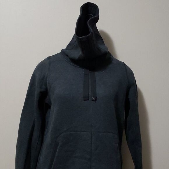 LULULEMON Gray Turtleneck - Picture 2 of 8